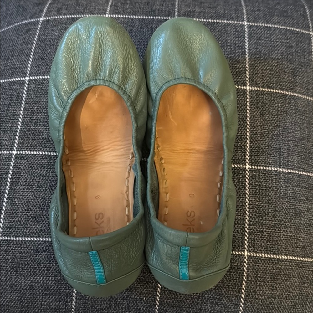 Tieks- pacific green retired color